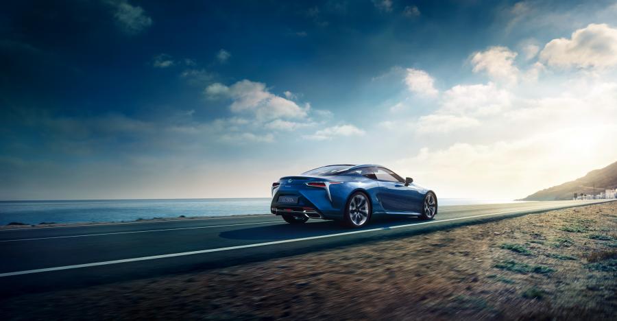  Lexus LC500h 2017 года  (WW) (фото 5 из 40)